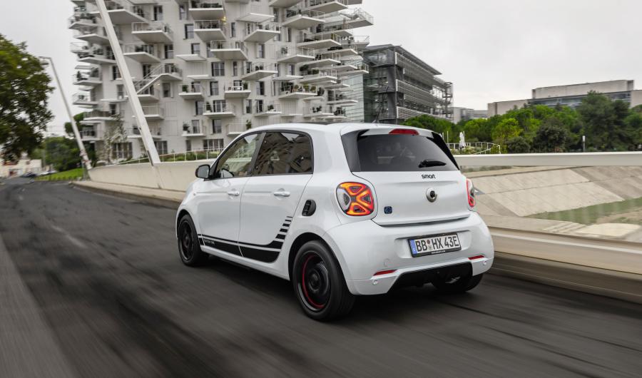  Smart EQ ForFour Edition One (W453) 2019 года  (WW) (фото 17 из 31)